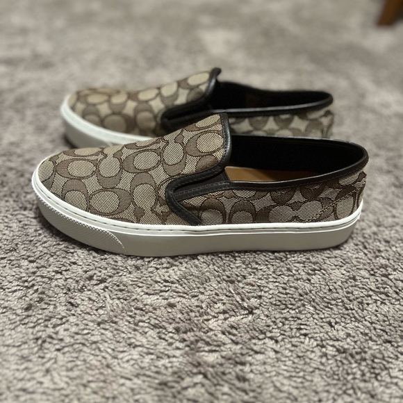 Brand new. Never worn. Women’s coach shoes size 8. - Picture 4 of 4